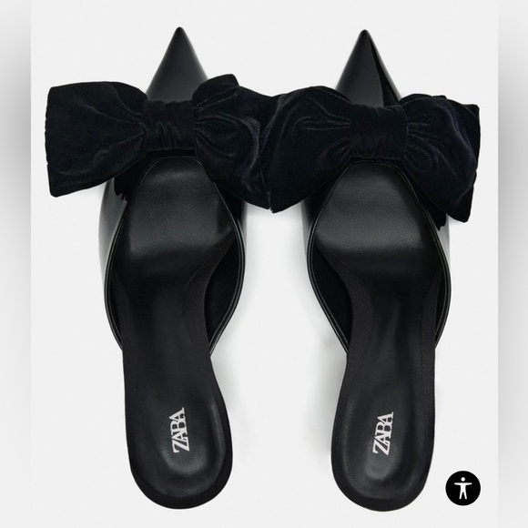 Adorable black kitten heels with a big bow on the front. - Picture 2 of 4